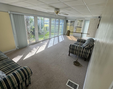 113 Sunset Drive - Photo Thumbnail 4