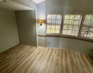 113 Sunset Drive - Photo Thumbnail 8