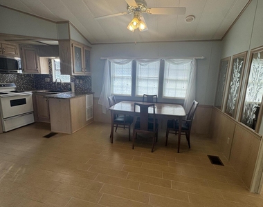 113 Sunset Drive - Photo Thumbnail 7