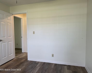 2180 Vista Terrace - Photo Thumbnail 21