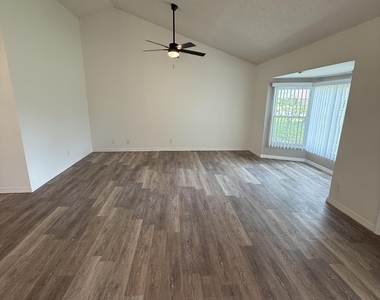 2180 Vista Terrace - Photo Thumbnail 7