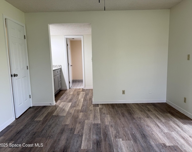 2180 Vista Terrace - Photo Thumbnail 15