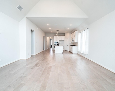 24819 Yellow Spruce - Photo Thumbnail 9