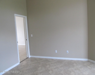 986 Fostoria Drive - Photo Thumbnail 21