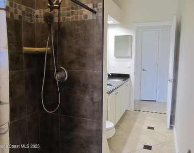 986 Fostoria Drive - Photo Thumbnail 16