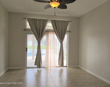 986 Fostoria Drive - Photo Thumbnail 10