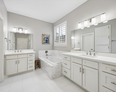 940 W 21st Street - Photo Thumbnail 12