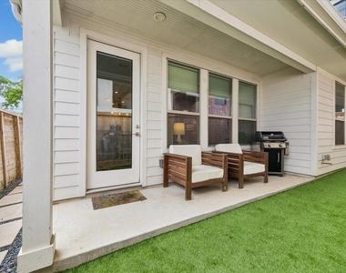 940 W 21st Street - Photo Thumbnail 9