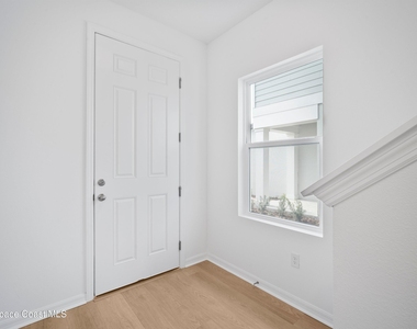 4374 Masthead Avenue - Photo Thumbnail 4