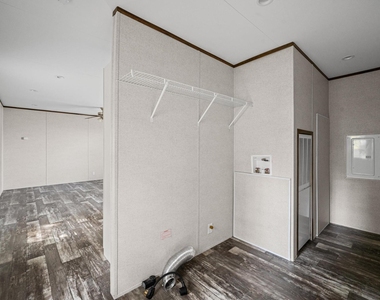 423 Silliman Street - Photo Thumbnail 7