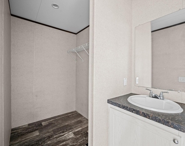 423 Silliman Street - Photo Thumbnail 10