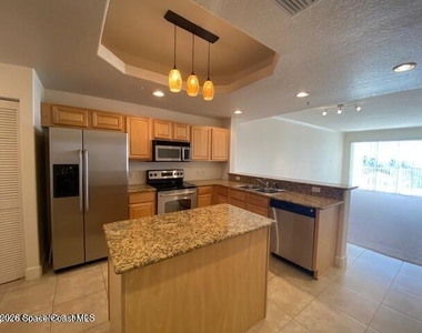 807 Mystic Drive - Photo Thumbnail 2