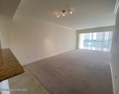 807 Mystic Drive - Photo Thumbnail 4