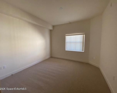 807 Mystic Drive - Photo Thumbnail 8
