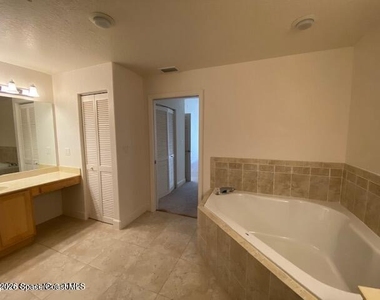 807 Mystic Drive - Photo Thumbnail 6