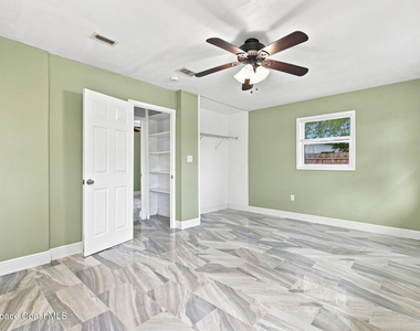 2267 Robinhood Drive - Photo Thumbnail 14