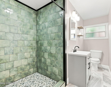 2267 Robinhood Drive - Photo Thumbnail 15