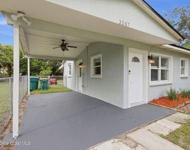 2267 Robinhood Drive - Photo Thumbnail 3