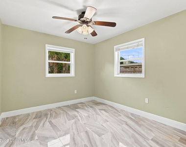 2267 Robinhood Drive - Photo Thumbnail 11