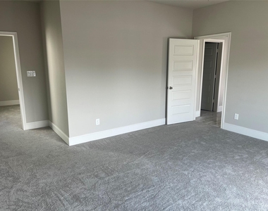 2331 Paul Quinn Street - Photo Thumbnail 9