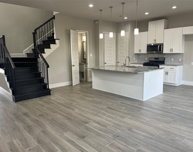 2331 Paul Quinn Street - Photo Thumbnail 5