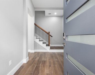 5502 Pershing Street Unit A - Photo Thumbnail 2