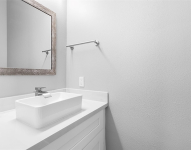 5502 Pershing Street Unit A - Photo Thumbnail 4