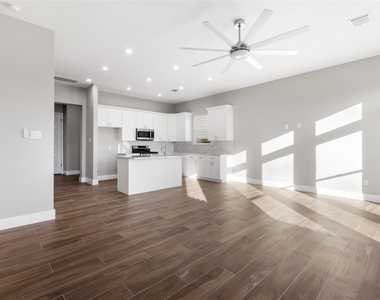 5502 Pershing Street Unit A - Photo Thumbnail 9