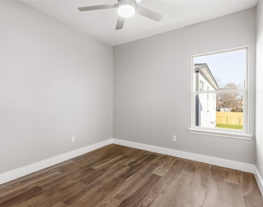 5502 Pershing Street Unit A - Photo Thumbnail 15