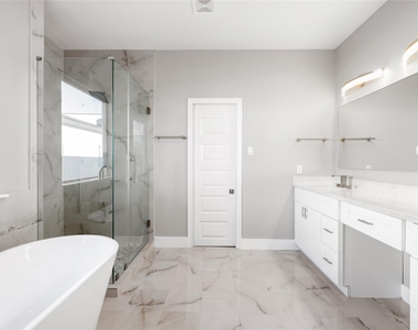 5502 Pershing Street Unit A - Photo Thumbnail 20