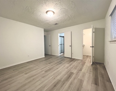 947 Grand Junction Drive - Photo Thumbnail 20