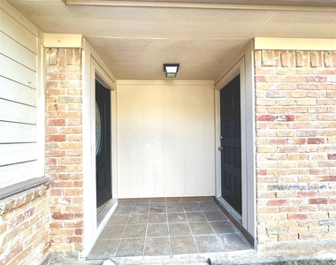 947 Grand Junction Drive - Photo Thumbnail 4