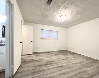947 Grand Junction Drive - Photo Thumbnail 19