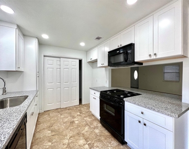 947 Grand Junction Drive - Photo Thumbnail 11
