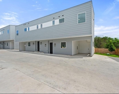 401 North Bluff Road - Photo Thumbnail 18