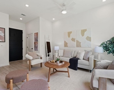 401 North Bluff Road - Photo Thumbnail 2