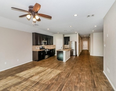 8102 Rose Petals Lane - Photo Thumbnail 2