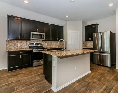 8102 Rose Petals Lane - Photo Thumbnail 4
