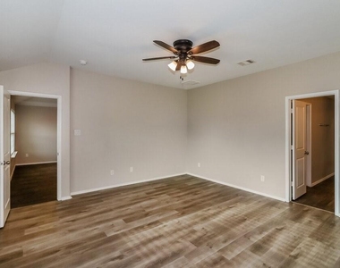 8102 Rose Petals Lane - Photo Thumbnail 6