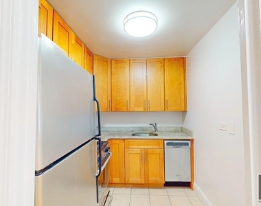 West 97th Street - Photo Thumbnail 3