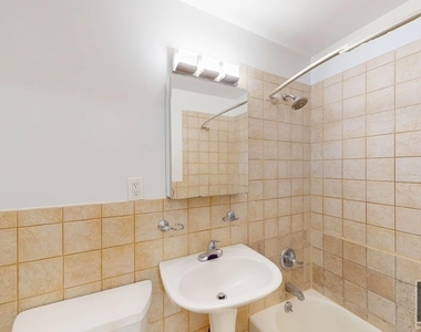 West 97th Street - Photo Thumbnail 4