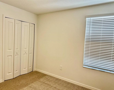17606 Happytrails Street - Photo Thumbnail 23