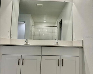 17606 Happytrails Street - Photo Thumbnail 33