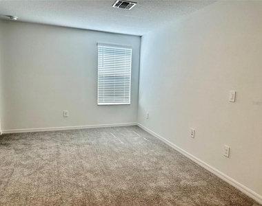17606 Happytrails Street - Photo Thumbnail 38
