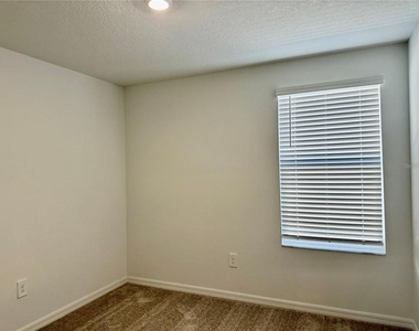 17606 Happytrails Street - Photo Thumbnail 27