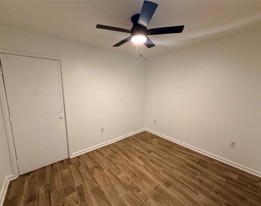227 W Wisconsin Avenue - Photo Thumbnail 15
