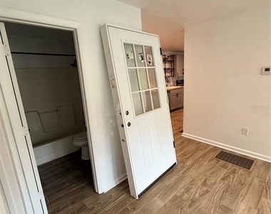 227 W Wisconsin Avenue - Photo Thumbnail 8