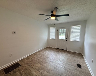 227 W Wisconsin Avenue - Photo Thumbnail 7