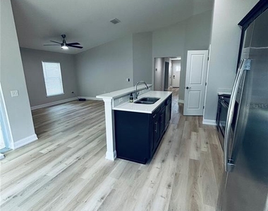 2060 Everest Street - Photo Thumbnail 6