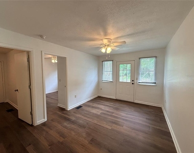 229 W Wisconsin Avenue - Photo Thumbnail 10